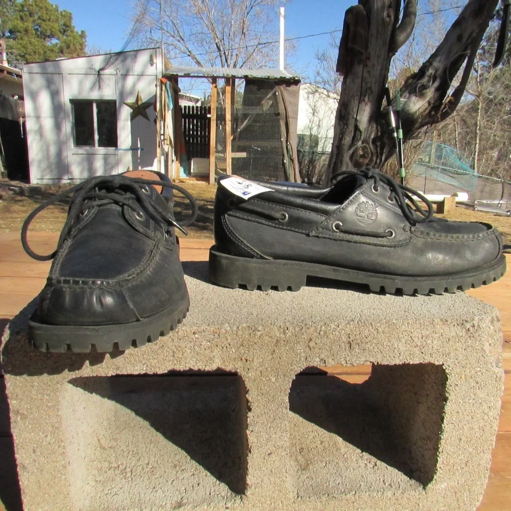 Timberland Authentic 3-Eye Lug Handsewn Boat Shoes in black